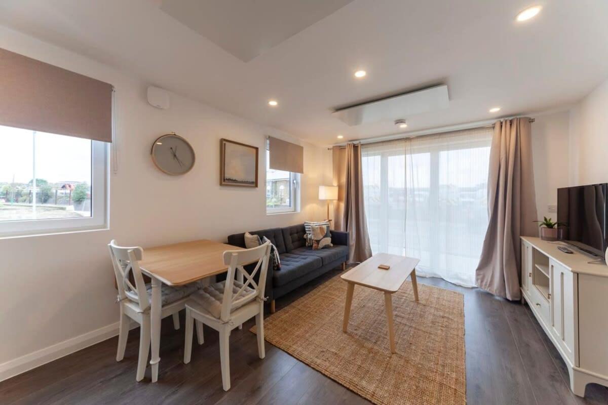 Contemporary 1 Bedroom Apartment In Ashford Ashford  Kültér fotó